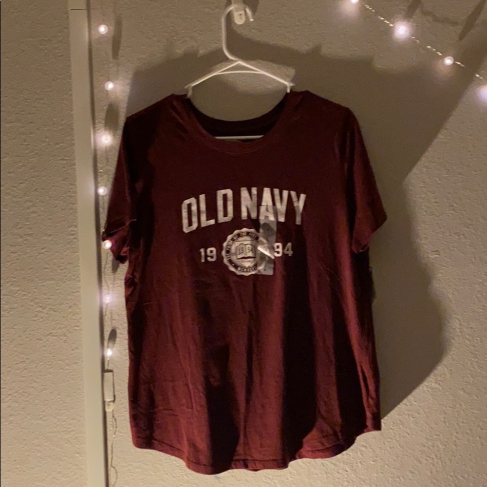 Old Navy t shirt